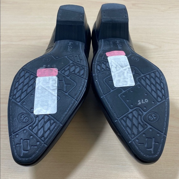 Josef Seibel Kylie Black Leather Zip up Short Ankle Bootie - Picture 7 of 10